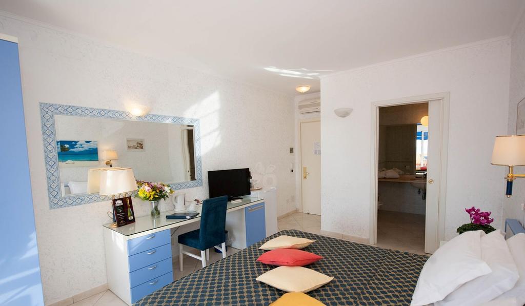 Hotel Weber Ambassador Capri Buitenkant foto