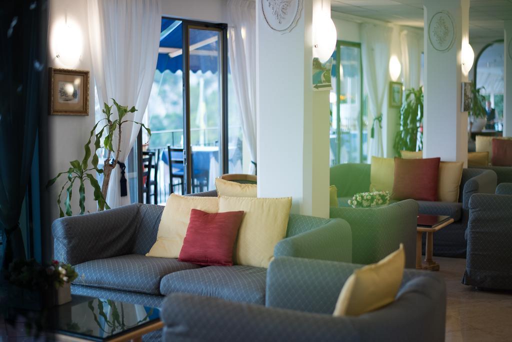 Hotel Weber Ambassador Capri Buitenkant foto