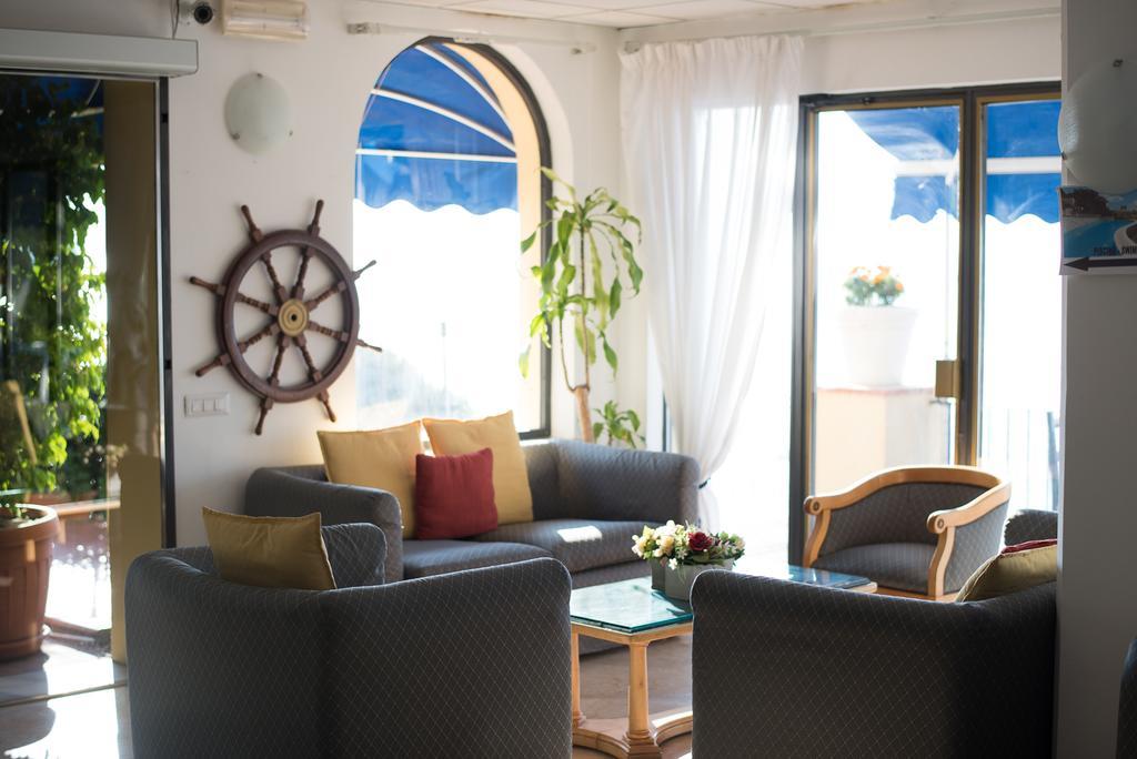 Hotel Weber Ambassador Capri Buitenkant foto