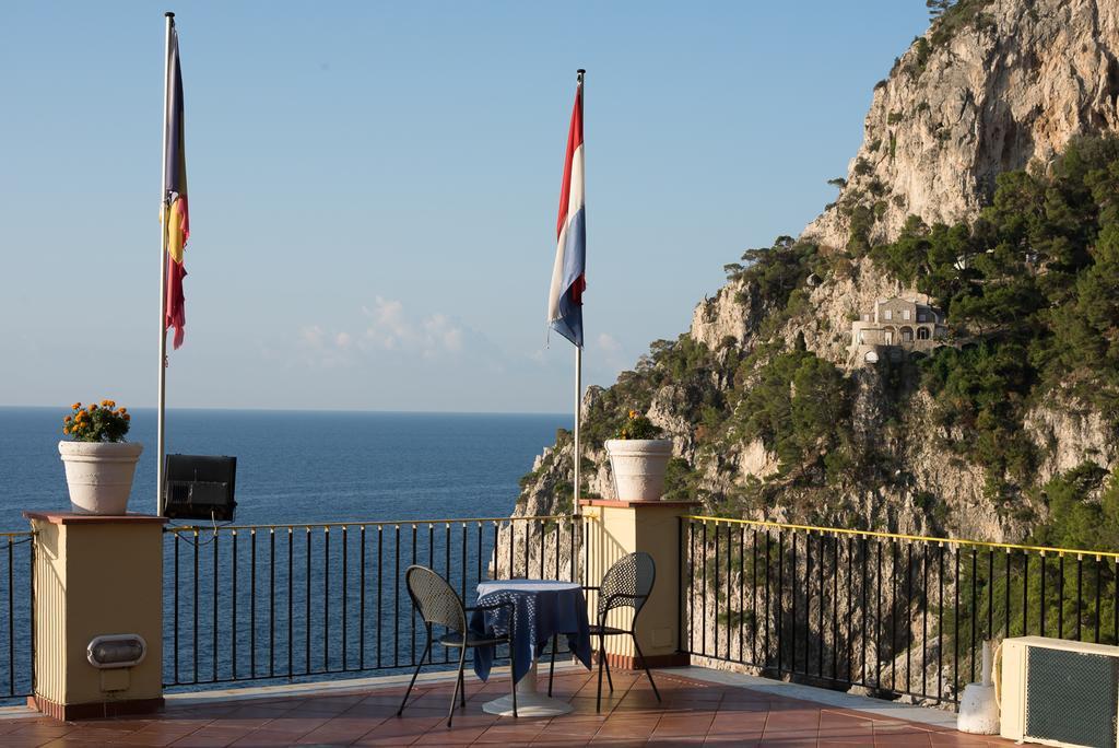 Hotel Weber Ambassador Capri Buitenkant foto